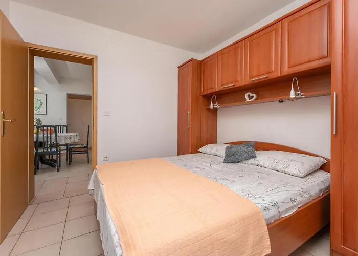 1 Bedroom In *
