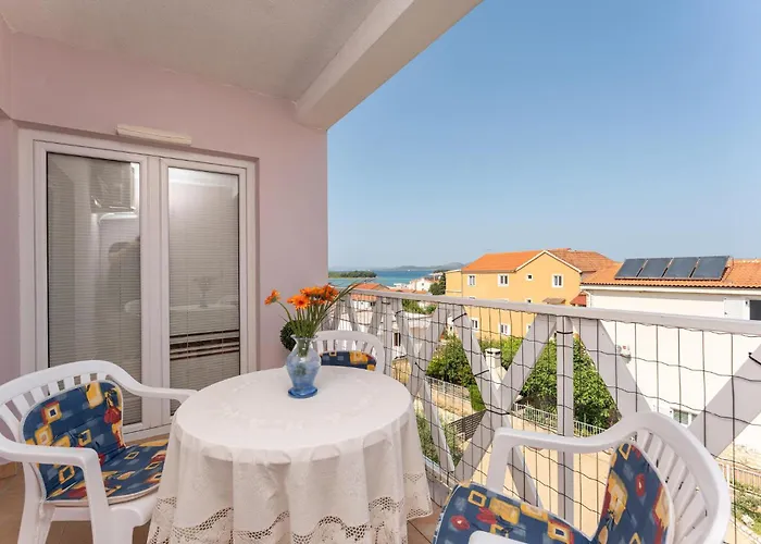 1 Bedroom In Lägenhet Pakoštane